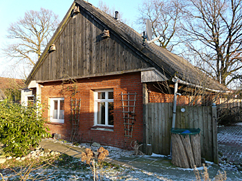 haus_2 Linkes Fenster Küche, rechtes Wohnzimmer